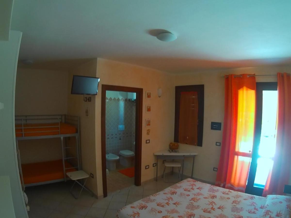 B&B Crisalide Ла Мадалена Екстериор снимка